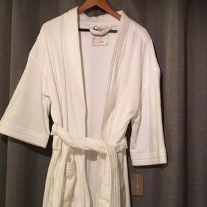 BRAND NEW hotel bath robe